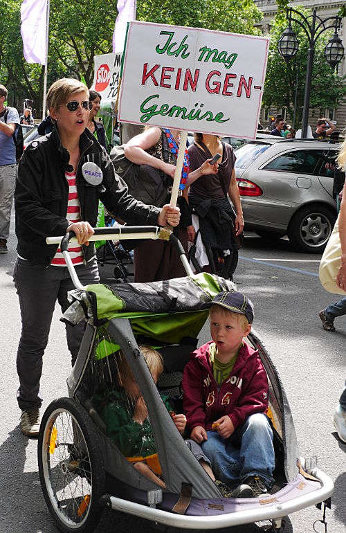 © www.mutbuergerdokus.de: 'March against Monsanto 2014'