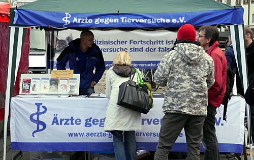 © www.mutbuergerdokus.de: Tierrechtsdemo 2014