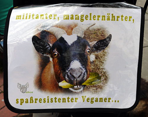 © www.mutbuergerdokus.de: Tierrechtsdemo 2014