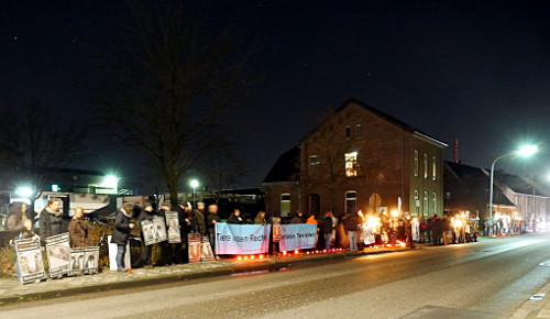 © www.mutbuergerdokus.de: 3. Mahnwache vor dem Schlachthof Viersen