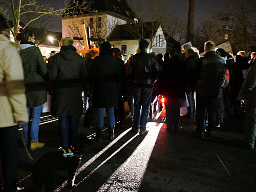 © www.mutbuergerdokus.de: 3. Mahnwache vor dem Schlachthof Viersen