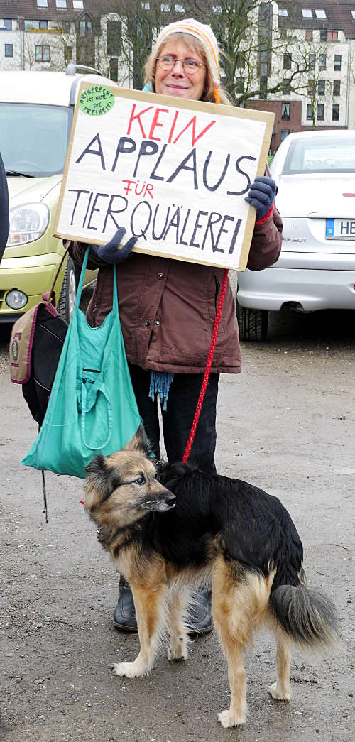 © www.mutbuergerdokus.de: Demonstration gegen Zirkustiere