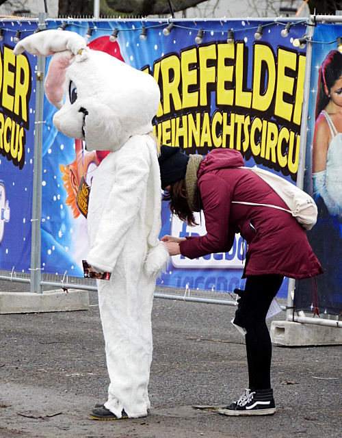 © www.mutbuergerdokus.de: Demonstration gegen Zirkustiere