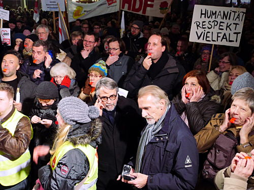 © www.mutbuergerdokus.de: 'Nodügida - Düsseldorf braucht kein Dügida'