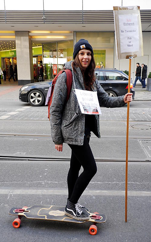 © www.mutbuergerdokus.de: Demonstration gegen Pelz 2015