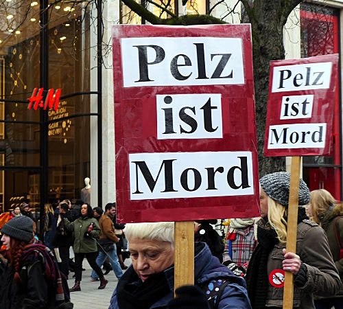 © www.mutbuergerdokus.de: Demonstration gegen Pelz 2015