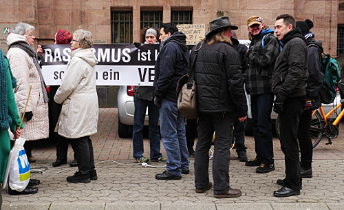 © www.mutbuergerdokus.de: 'Düsseldorf stellt sich quer'