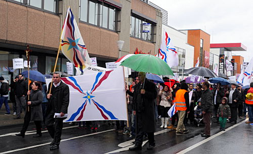 © www.mutbuergerdokus.de: Assyrerdemonstration in Düren