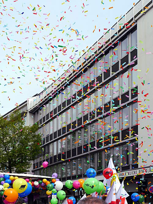 © www.mutbuergerdokus.de: DGB-Demo zum Tag der Arbeit in Düsseldorf