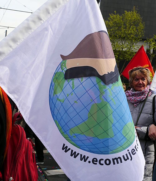 © www.mutbuergerdokus.de: DGB-Demo zum Tag der Arbeit in Düsseldorf