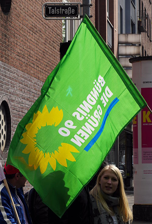 © www.mutbuergerdokus.de: DGB-Demo zum Tag der Arbeit in Düsseldorf