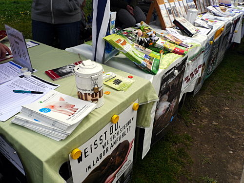 © www.mutbuergerdokus.de: DGB-Demo zum Tag der Arbeit in Düsseldorf