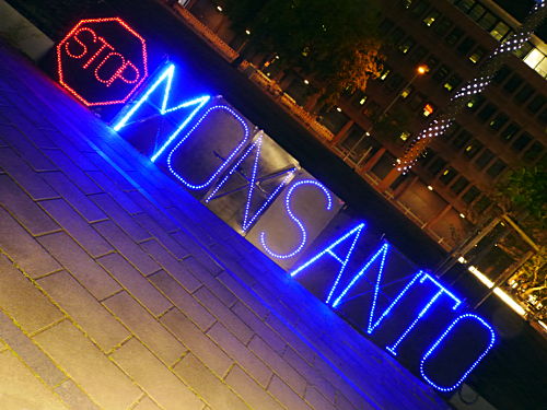 © www.mutbuergerdokus.de: Stop Monsanto