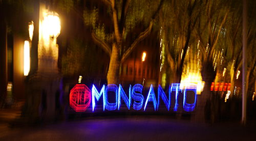 © www.mutbuergerdokus.de: Stop Monsanto