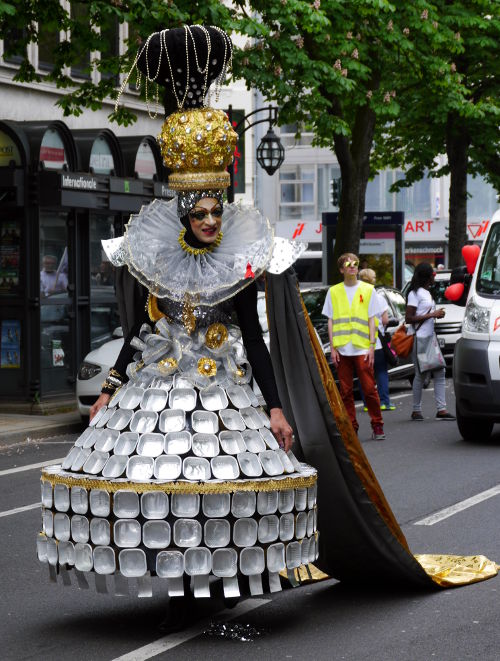 © www.mutbuergerdokus.de: Christopher Street Day Düsseldorf 2015