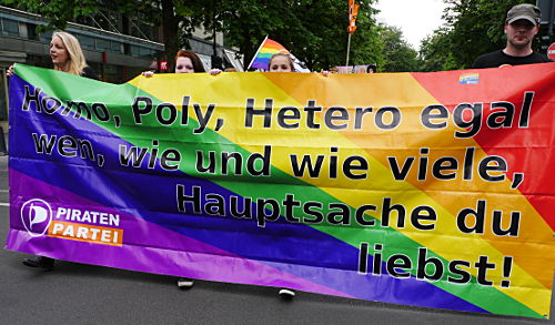 © www.mutbuergerdokus.de: Christopher Street Day Düsseldorf 2015