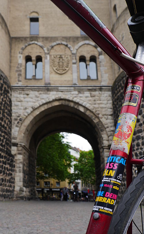 © www.mutbuergerdokus.de: 5 Jahre Critical Mass Köln