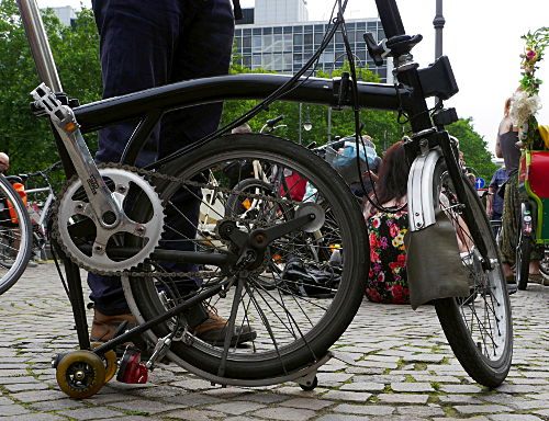 © www.mutbuergerdokus.de: 5 Jahre Critical Mass Köln