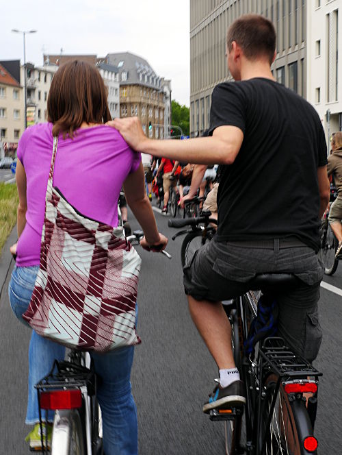 © www.mutbuergerdokus.de: 5 Jahre Critical Mass Köln