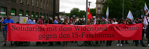 © www.mutbuergerdokus.de: Demonstration gegen den Terroranschlag in Suruç