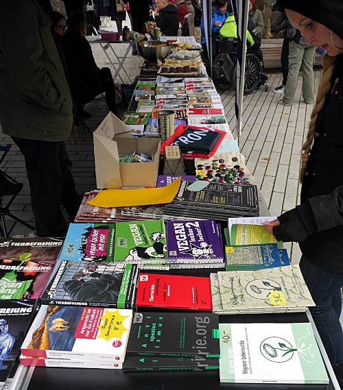 © www.mutbuergerdokus.de: Tierrechtsdemonstration Düsseldorf 2015