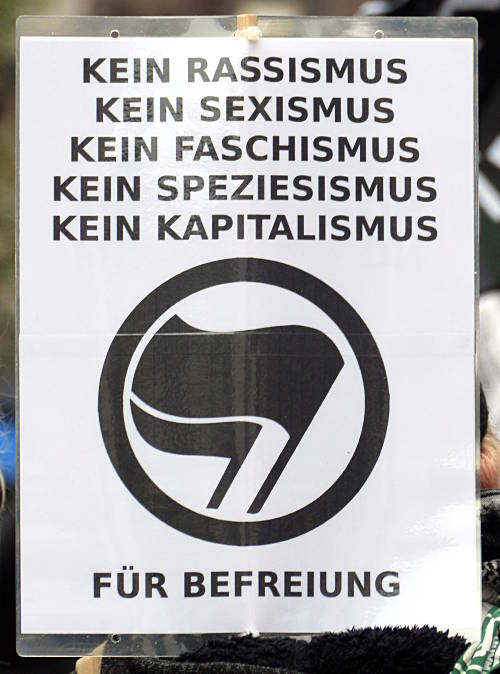 © www.mutbuergerdokus.de: Tierrechtsdemonstration Düsseldorf 2015