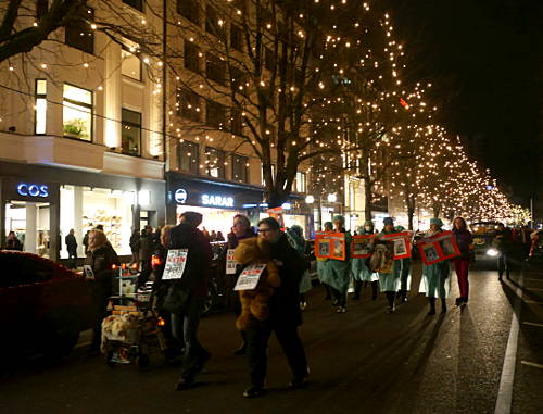 © www.mutbuergerdokus.de: Fackelmahnwache gegen Tierversuche