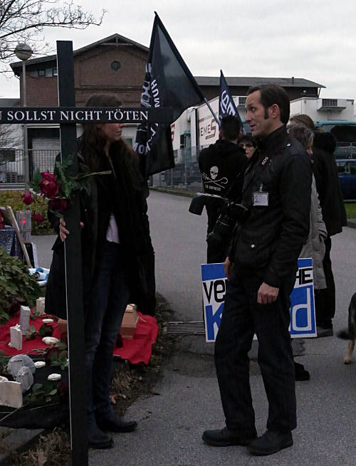 © www.mutbuergerdokus.de: 5. Mahnwache vor dem Schlachthof Viersen