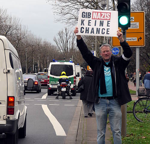 © www.mutbuergerdokus.de: 'Gemeinsam und solidarisch gegen rechte Gewalt'