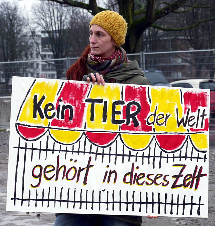 © www.mutbuergerdokus.de: Demonstration gegen Zirkustiere