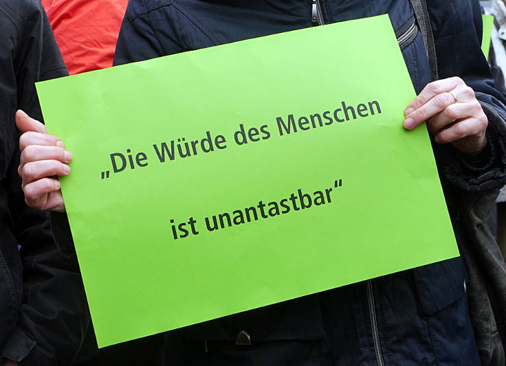 © www.mutbuergerdokus.de: 'Protest gegen AfD'
