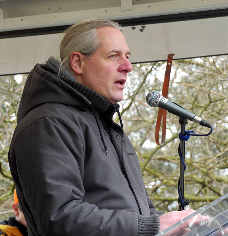 © www.mutbuergerdokus.de: 'Protest gegen AfD'