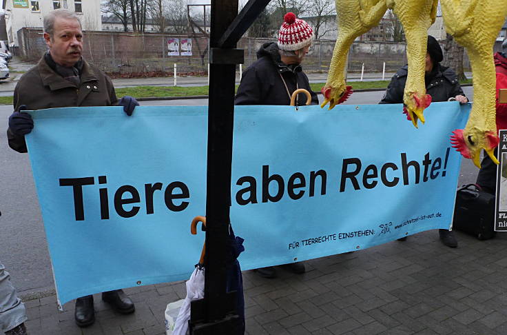 © www.mutbuergerdokus.de: Protest gegen Wiesenhof-Kooperation mit Atze Schröder