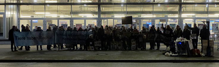 © www.mutbuergerdokus.de: Protest gegen Wiesenhof-Kooperation mit Atze Schröder