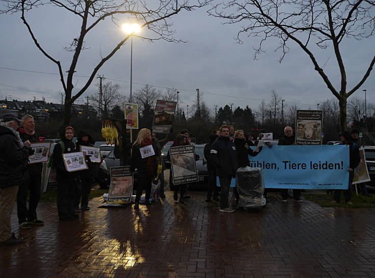 © www.mutbuergerdokus.de: Protest gegen Wiesenhof-Kooperation mit Atze Schröder