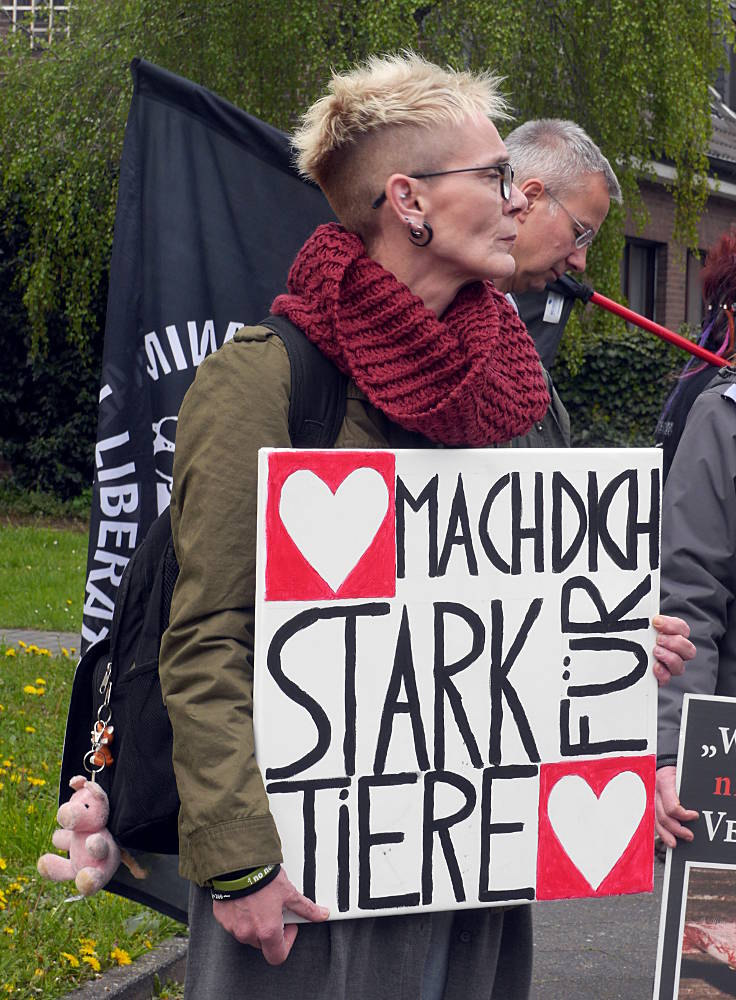 © www.mutbuergerdokus.de: 6. Mahnwache vor dem Schlachthof Viersen