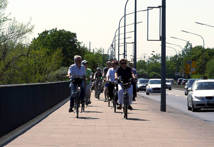 © www.mutbuergerdokus.de: 'Fahrradsternfahrt NRW'