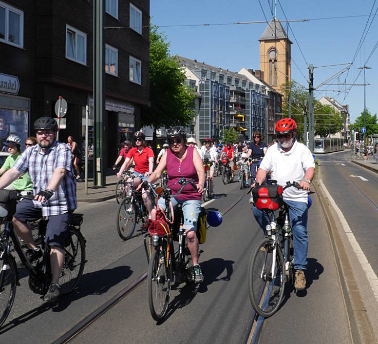 © www.mutbuergerdokus.de: 'Fahrradsternfahrt NRW'