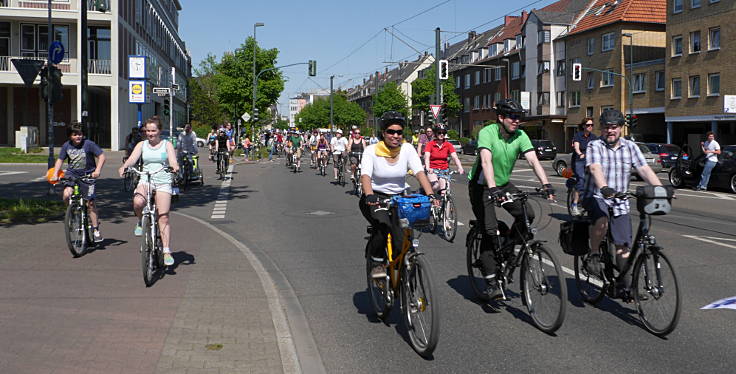 © www.mutbuergerdokus.de: 'Fahrradsternfahrt NRW'