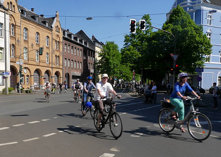 © www.mutbuergerdokus.de: 'Fahrradsternfahrt NRW'