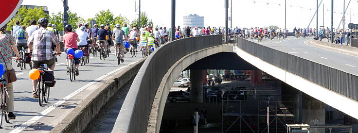 © www.mutbuergerdokus.de: 'Fahrradsternfahrt NRW'