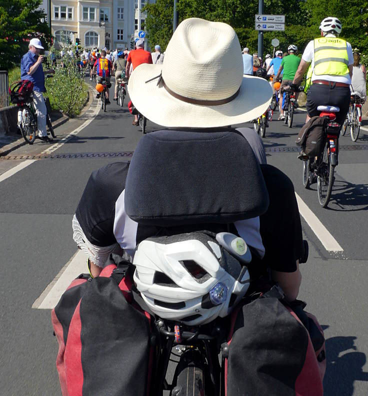 © www.mutbuergerdokus.de: 'Fahrradsternfahrt NRW'