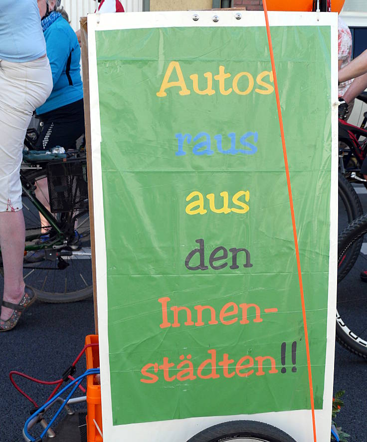 © www.mutbuergerdokus.de: 'Fahrradsternfahrt NRW'