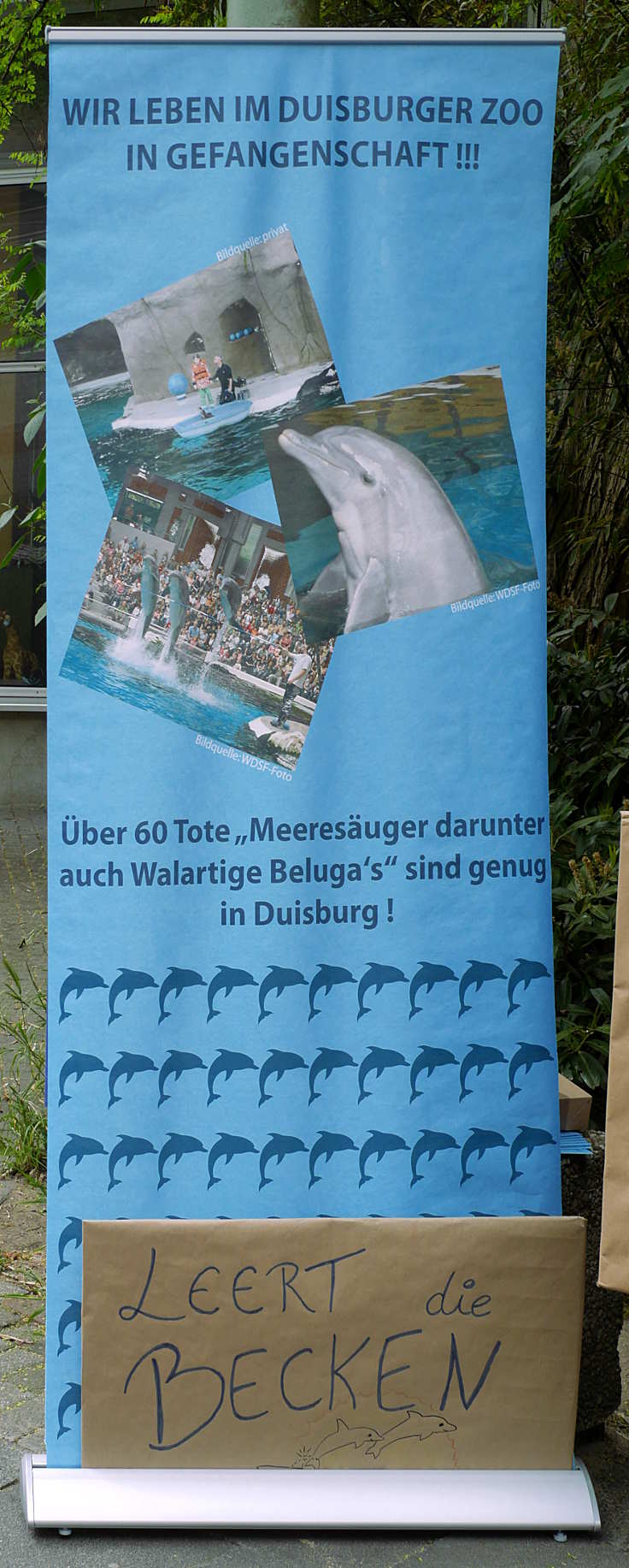 © www.mutbuergerdokus.de: Mahnwache gegen das Delfinarium