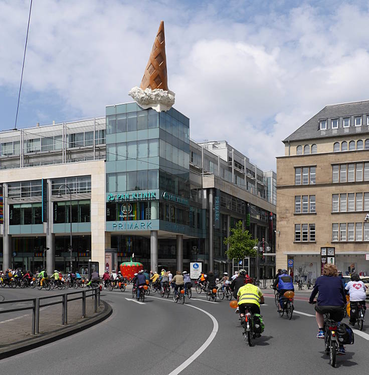 © www.mutbuergerdokus.de: 'Kölner Fahrrad-Sternfahrt'