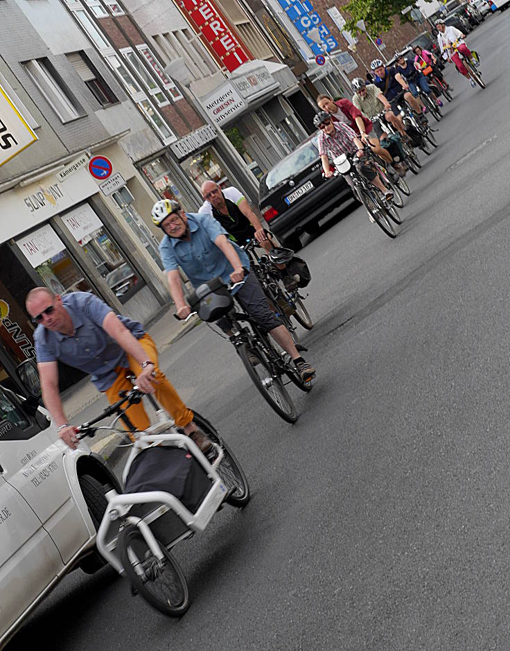 © www.mutbuergerdokus.de: 'Critical Mass Düren'