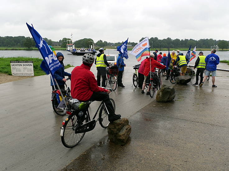 © www.mutbuergerdokus.de: 'FriedensFahrradtour NRW'