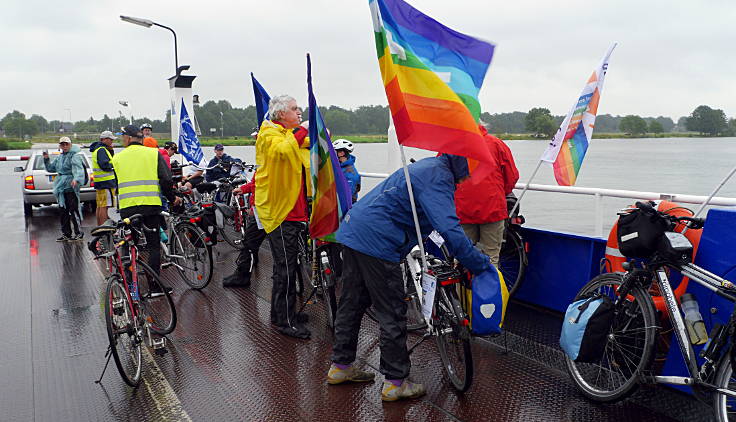 © www.mutbuergerdokus.de: 'FriedensFahrradtour NRW'