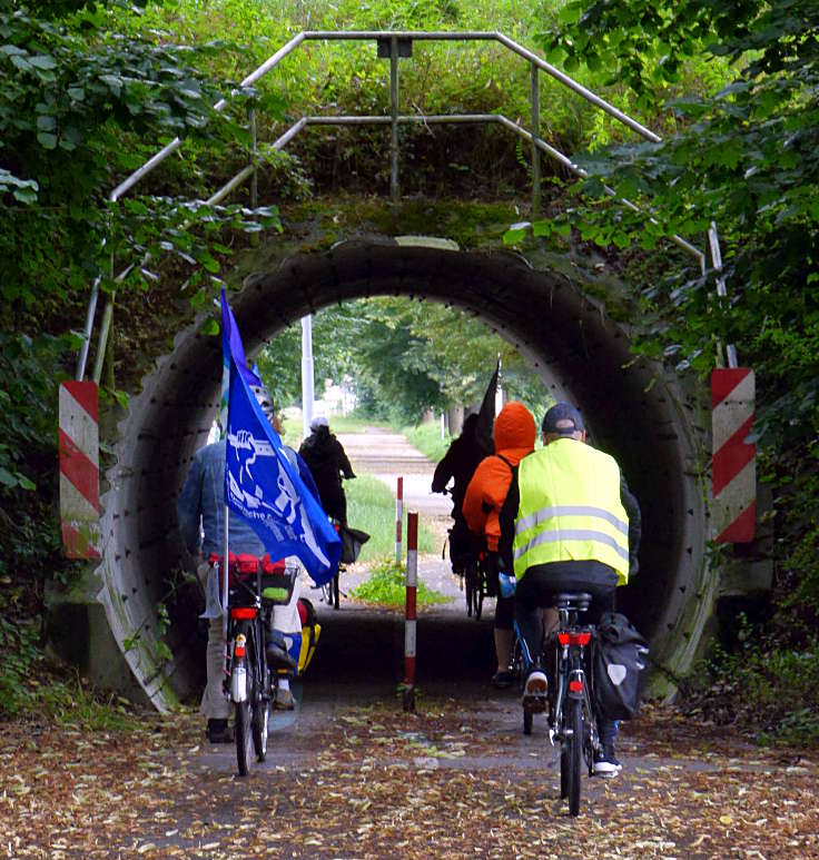 © www.mutbuergerdokus.de: 'FriedensFahrradtour NRW'