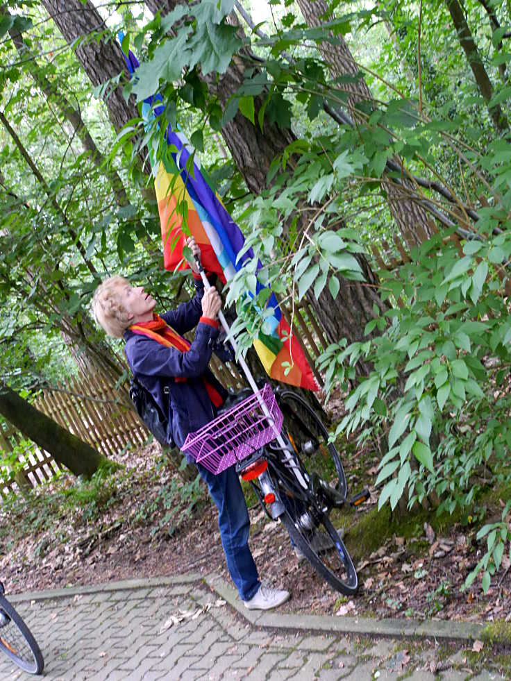 © www.mutbuergerdokus.de: 'FriedensFahrradtour NRW'